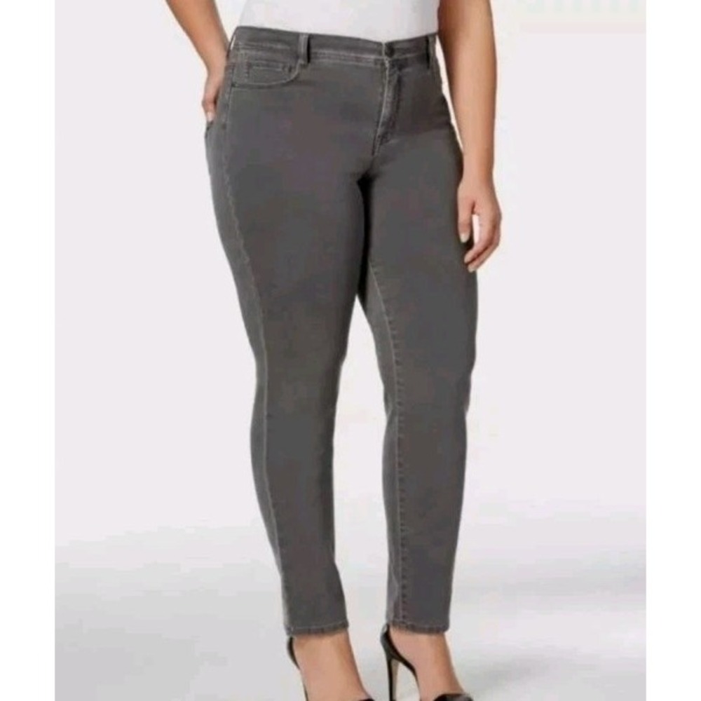 Style & Co Plus 22W Whisper Grey Slim Leg High Rise Tummy Control Jeans NWT